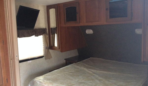 RV Rental Denver Travel Trailer North Trail master bed